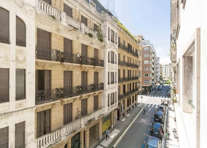 The Collection | Chicago 圣塞瓦斯蒂安